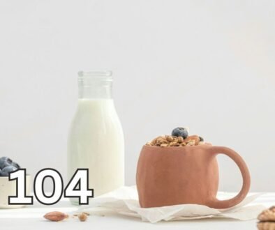 Milk, cereal and berries as a calcium-rich breakfast